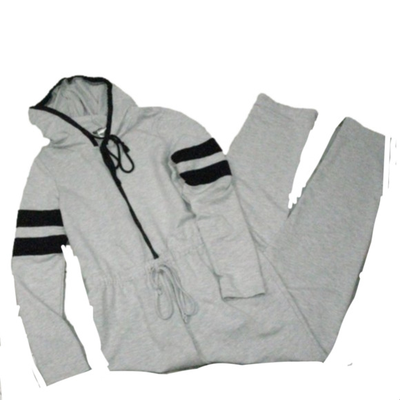 Venus Gray/Black Knit Zip Front Hooded Jumper Size Small - Picture 1 of 4